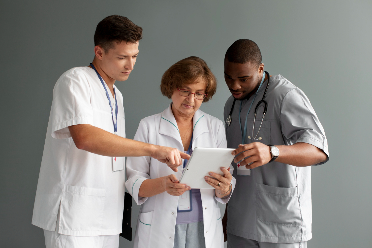 SUS contará com 600 profissionais aprovados em concurso da Fiocruz após decreto autorizar convocação