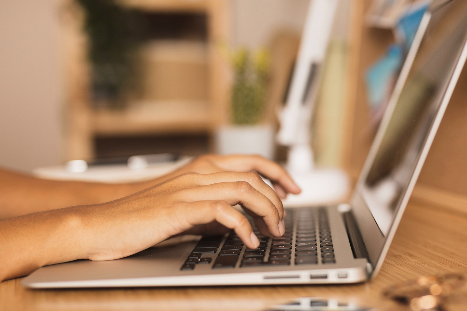 Anvisa divulga vídeo sobre farmacovigilância e a importância da notificação de eventos adversos